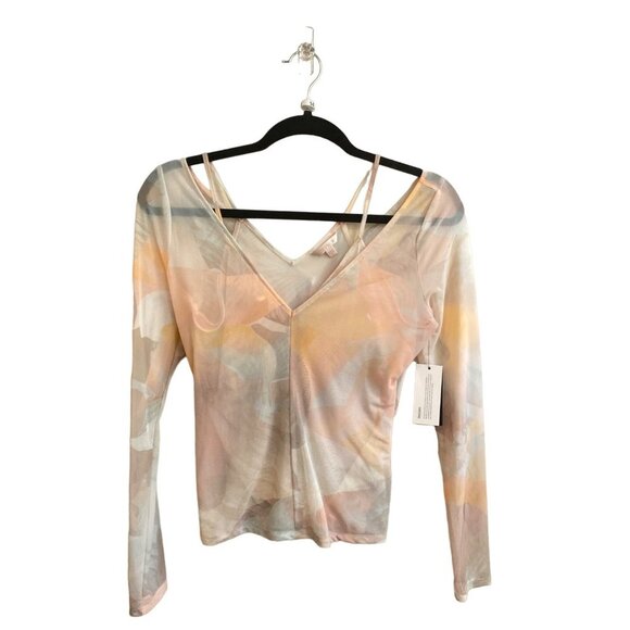 NWT GUESS Tatiya Layered Mesh Top, size Medium - Picture 5 of 11